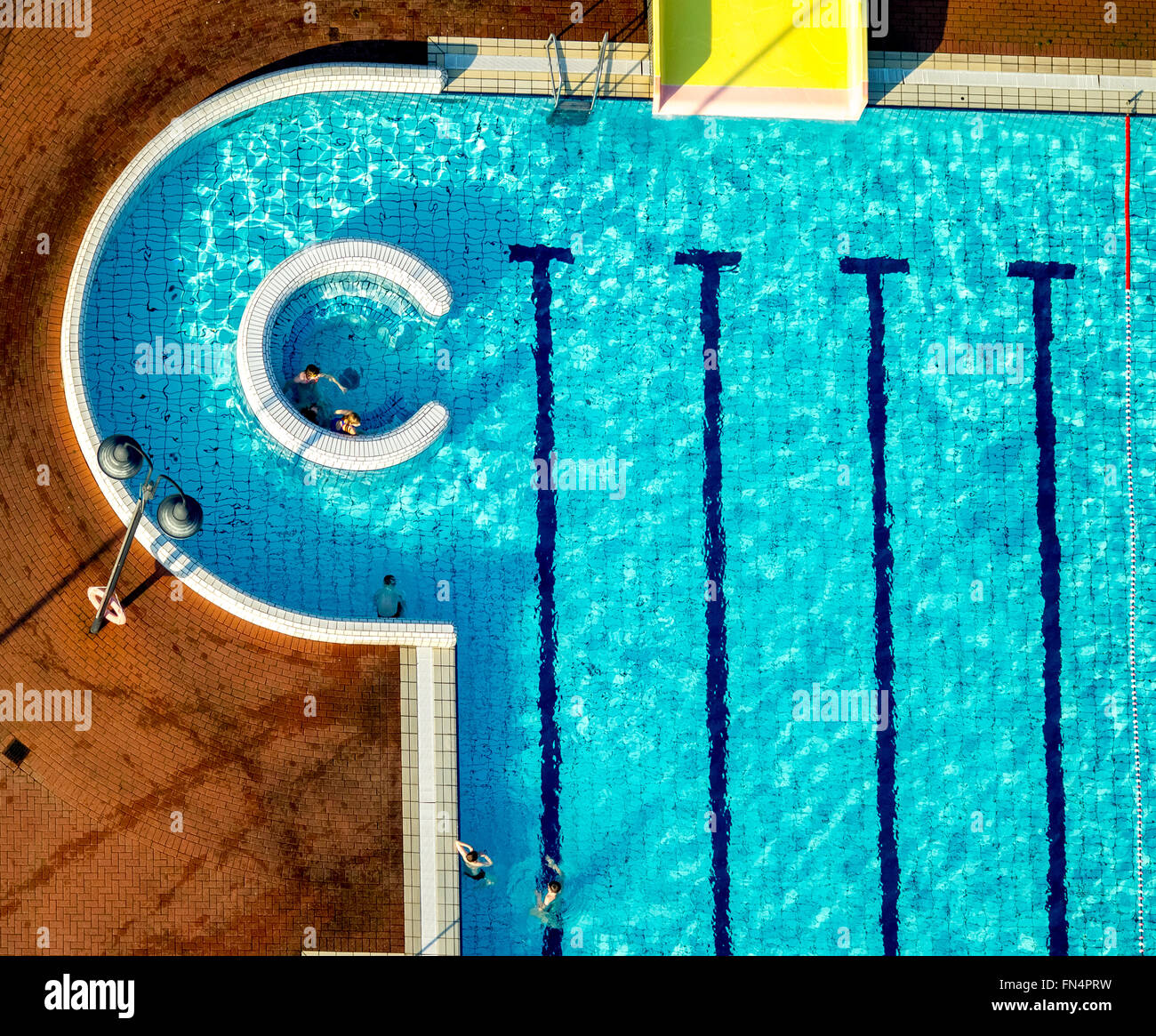 Vista aérea, Embricana u ocio. Sport GmbH, natación, piscina, piscina olímpica, Emmerich, región del Bajo Rin, Foto de stock