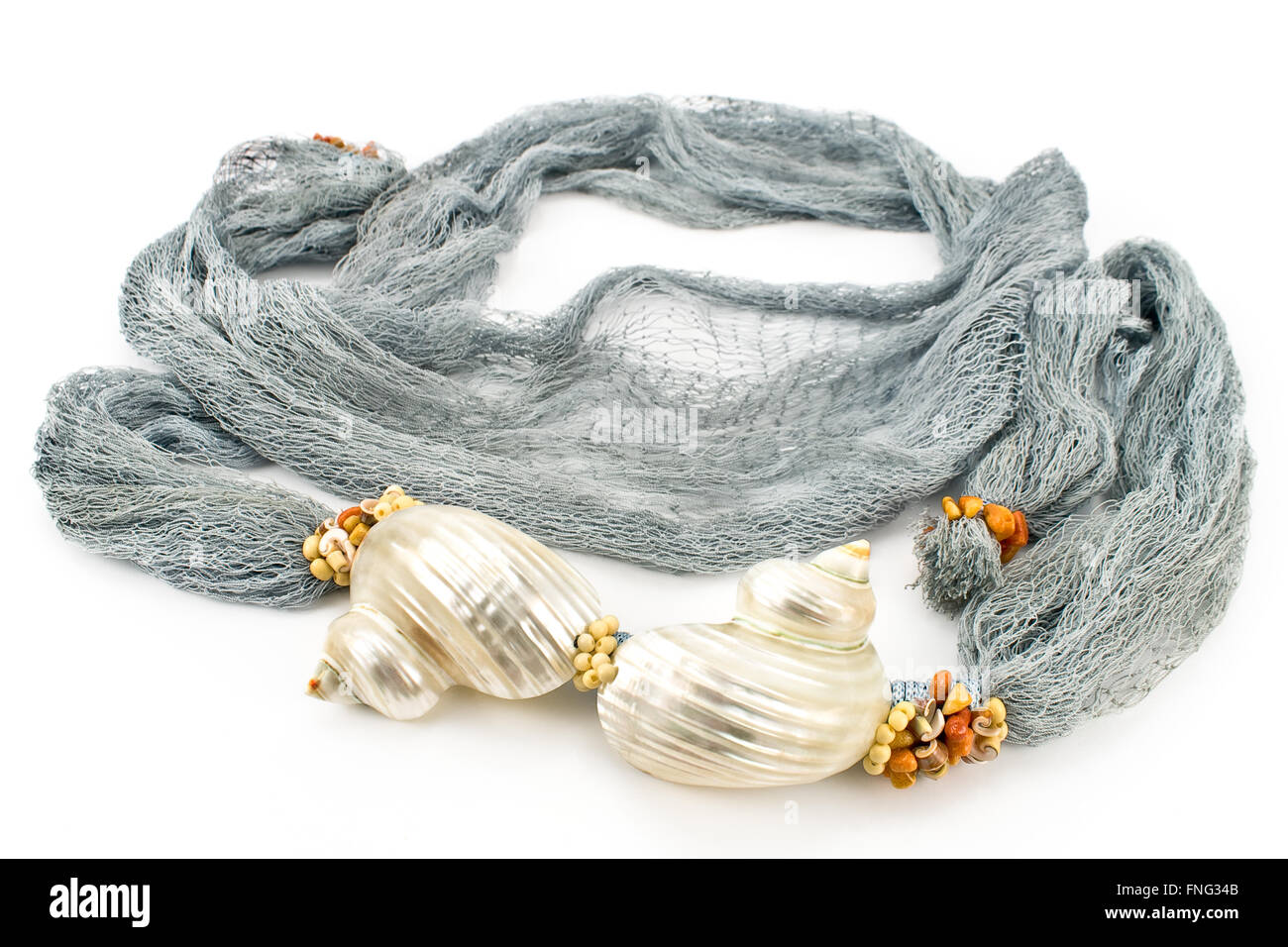 Conchas de colorida bufanda hembra aislado en blanco Foto de stock