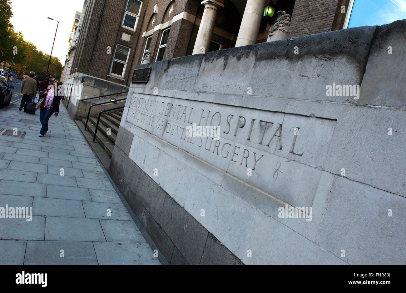 El nombre de la placa dental de Eastman Institute, Gray's Inn Road, Londres. EDI, basada en el University College de Londres (UCL). Foto de stock