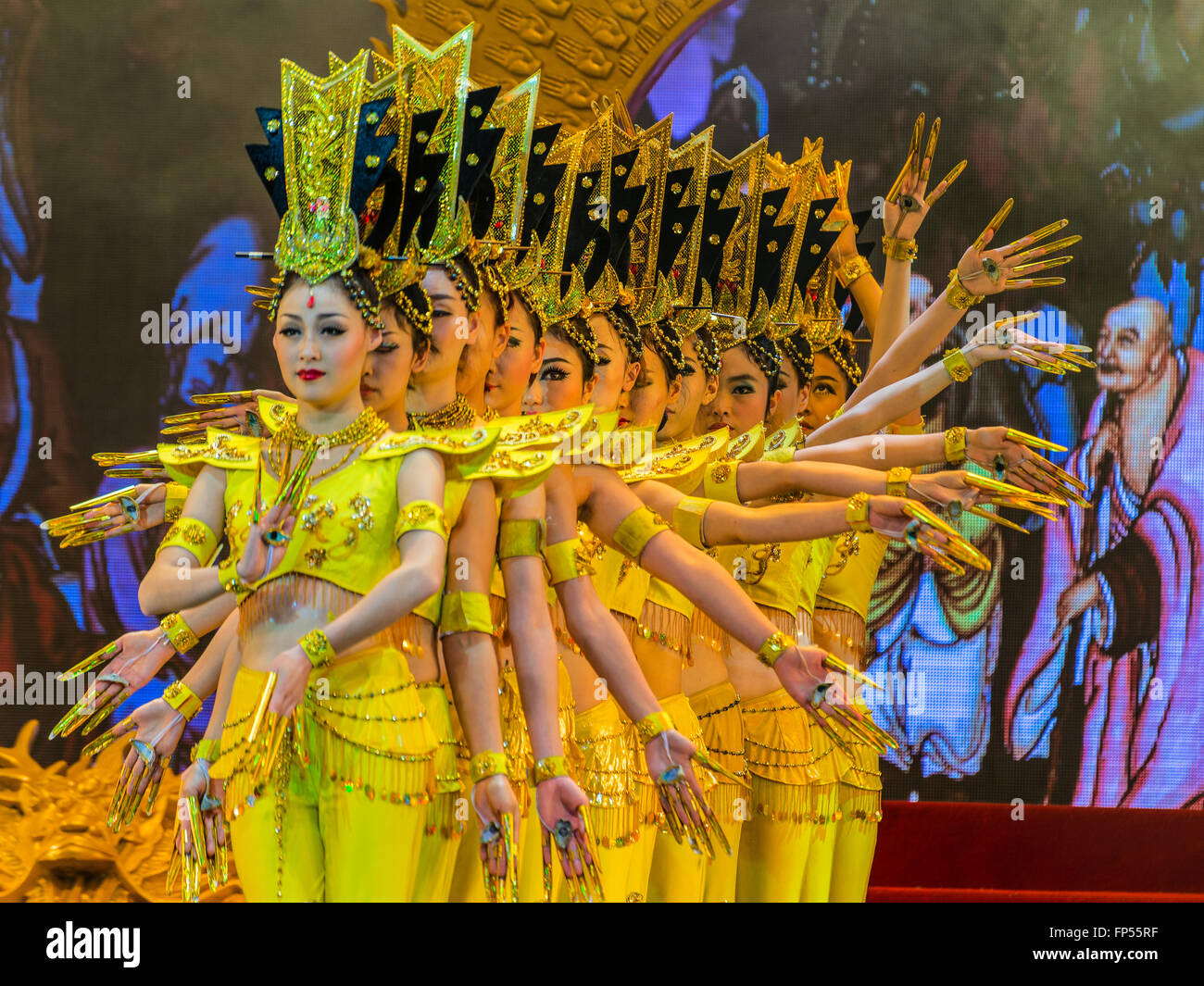 Dinastía Tang show de música y danza en el Gran Teatro del Sol, de la ciudad de Xian, provincia de Shaanxi, China Foto de stock