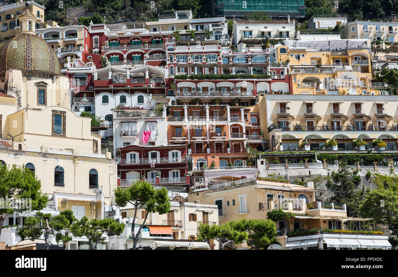 Complejo costero pueblo de Positano, Amalfi Coast, Italia Foto de stock