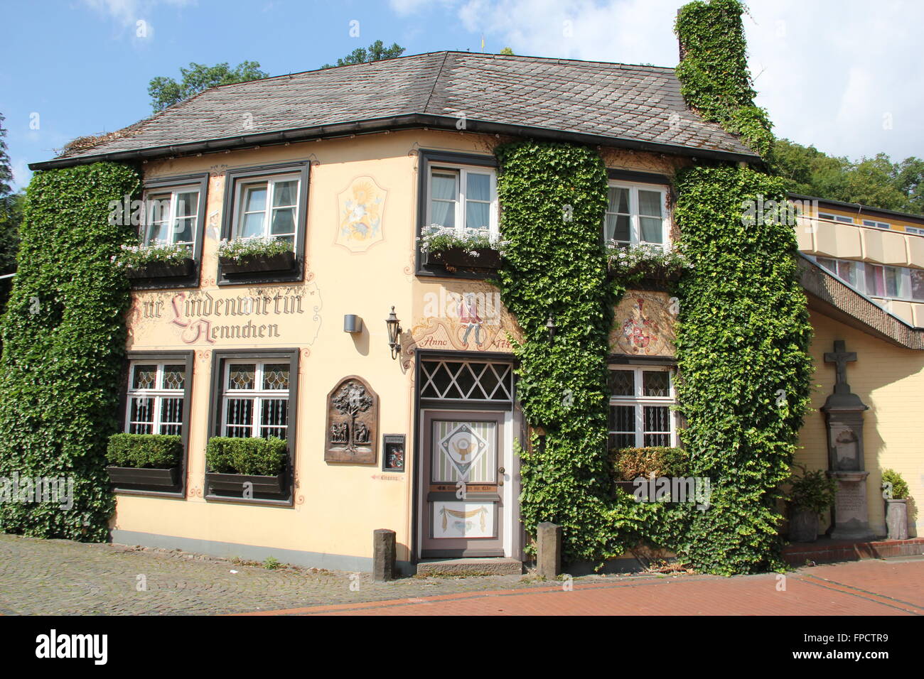 Viejo pub "Zur Lindenwirtin' en Bonn, Bad Godesberg, Alemania Foto de stock