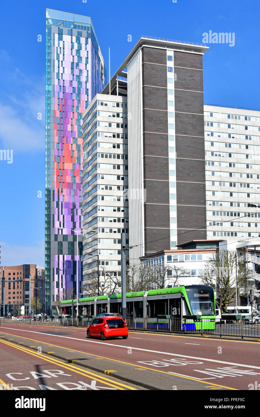 Wellesley Road doble calzada en Croydon con edificios altos como Home