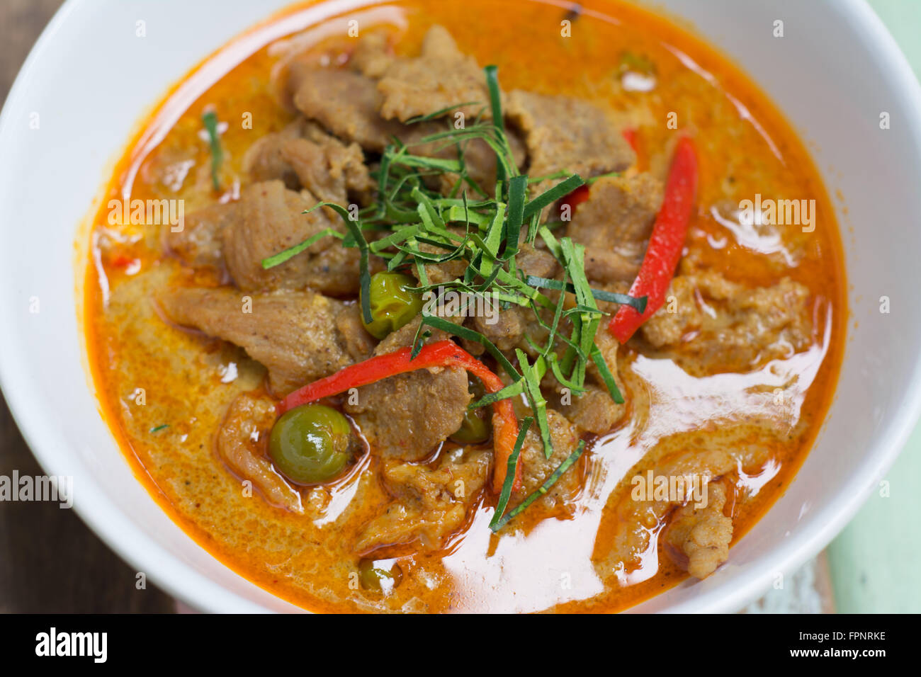 Sabrosa carne de cerdo (curry con nombre de comida tailandesa Panang) Foto de stock