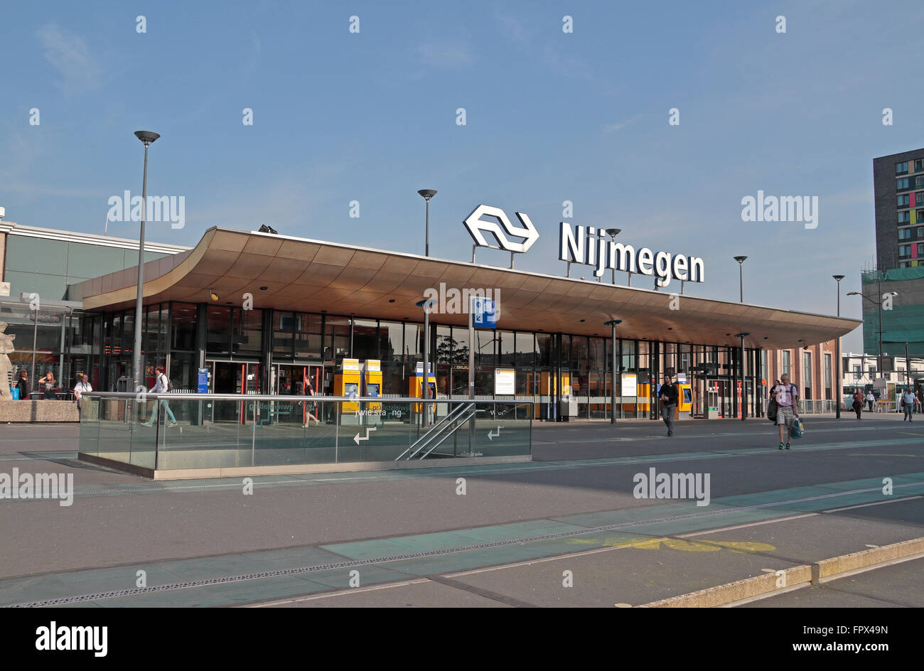 Línea principal estación de tren de Nijmegen, Países Bajos. Foto de stock