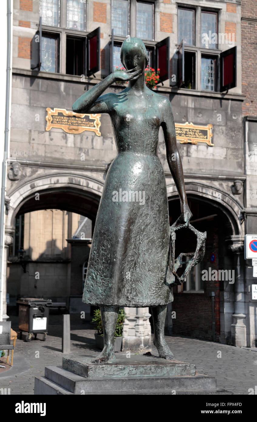 Estatua de bronce de Mariken en Nijmegen, Holanda. Foto de stock