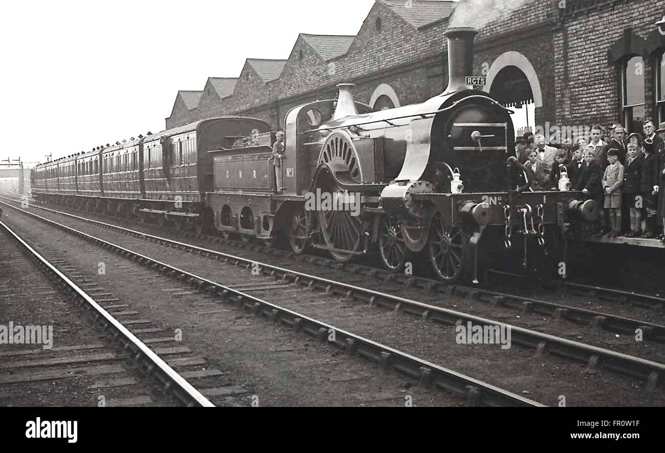 GNR Stirling de 8 pies en un único ECA excursión en Peterborough en 1938 Foto de stock