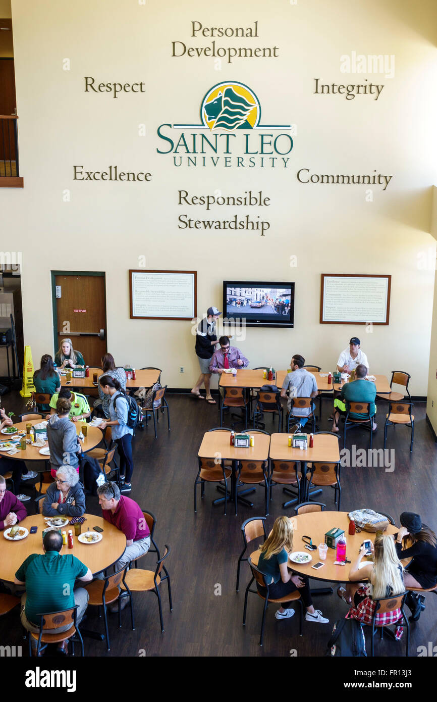 Florida Saint St Leo, Universidad Saint Leo, campus, Centro de la Comunidad  Estudiantil, centro, cafetería, cafetería, restaurante restaurantes comida  comedor cafés, mesas, s Fotografía de stock - Alamy