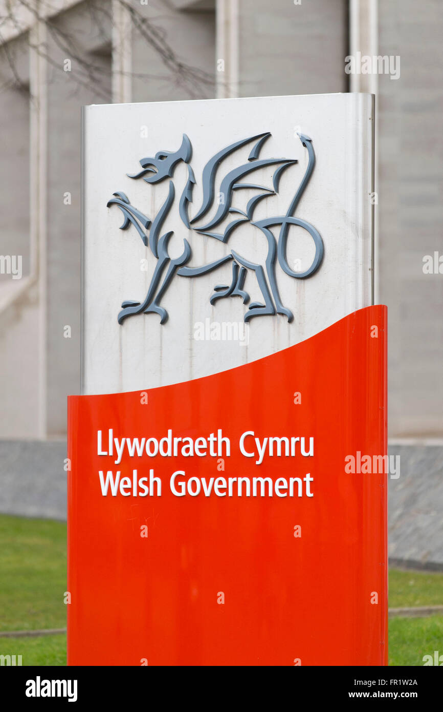 Las oficinas del Gobierno galés en Cathays Park, Cardiff, Gales del Sur. Foto de stock