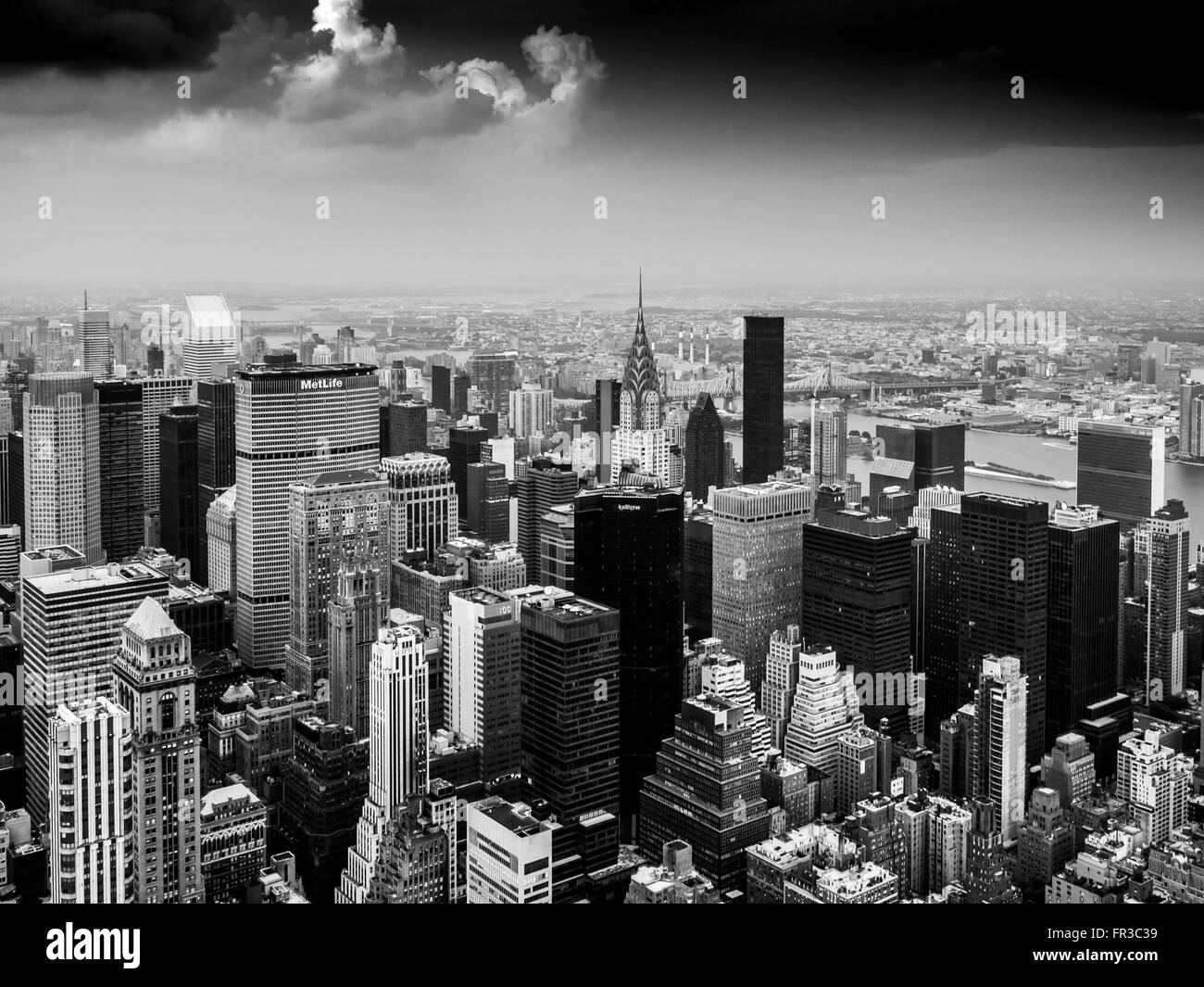 El edificio Chrysler, East Side de Manhattan, Ciudad de Nueva York, EE.UU. Visto desde el Empire State Building. Foto de stock
