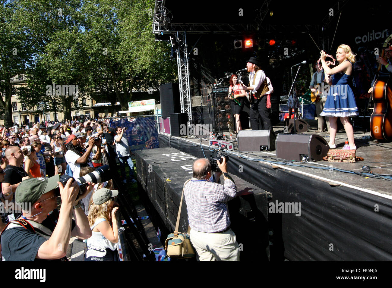 En el escenario de la banda en el festival de música Foto de stock