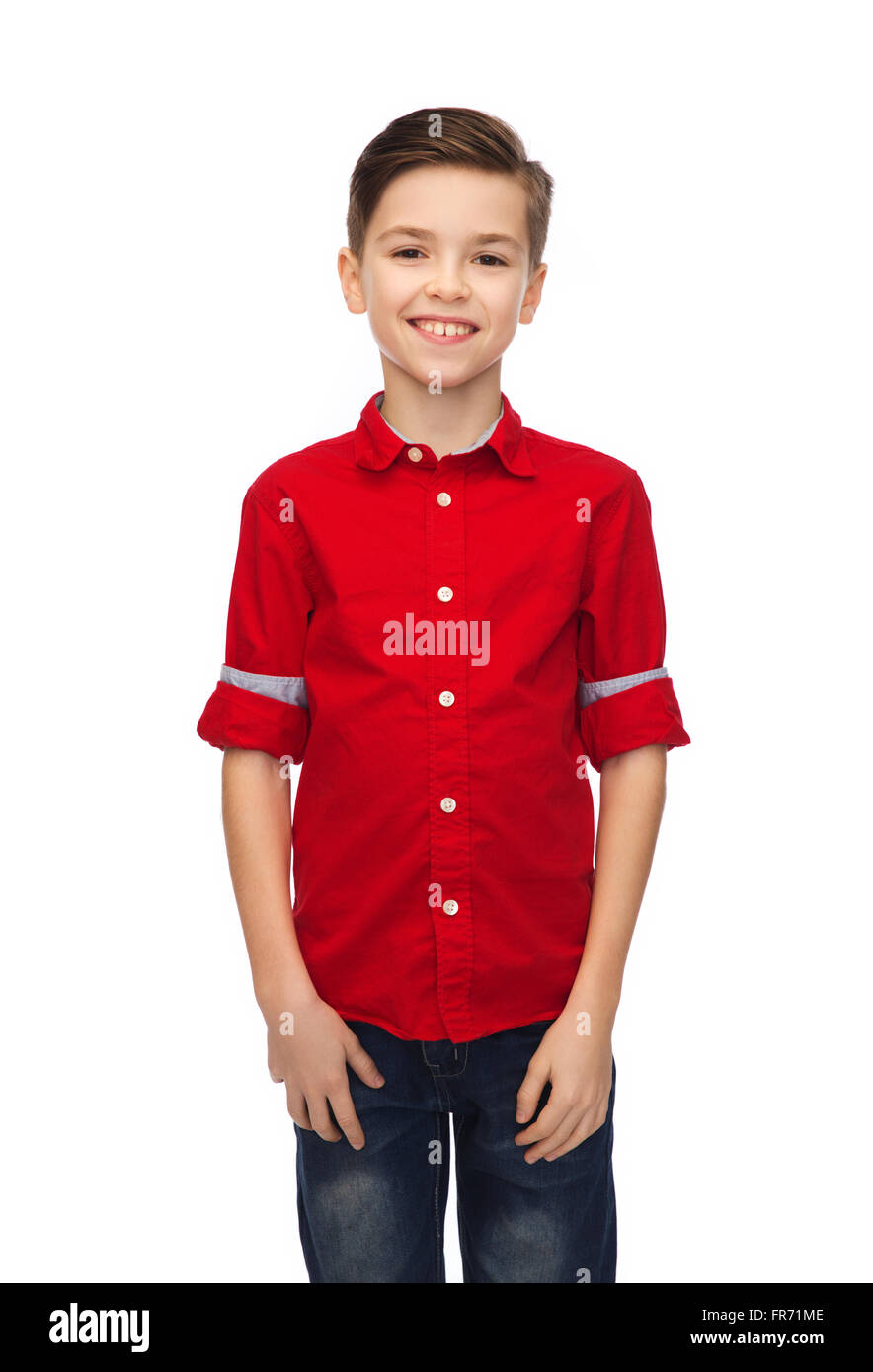 Niño con camisa roja fotografías e imágenes de alta resolución - Alamy