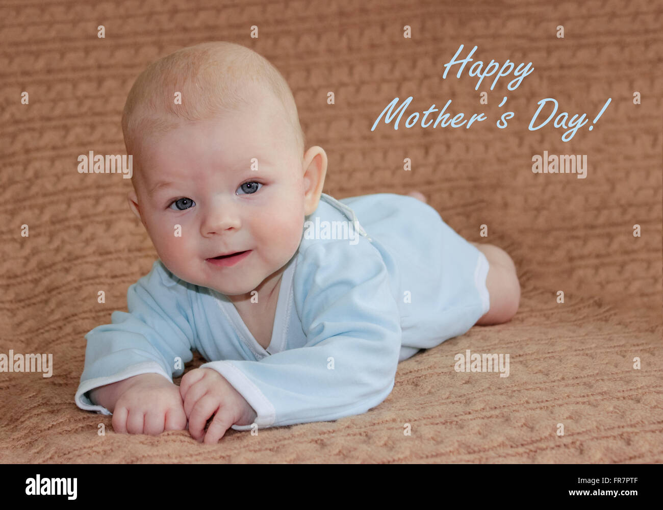 Lindo bebé de cuatro meses el concepto del día de la madre Foto de stock