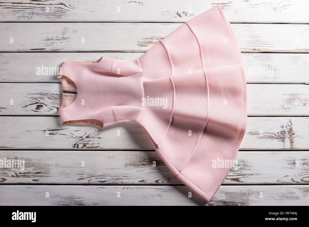 Vestido Color Salmón Fotos e Imágenes de stock - Alamy