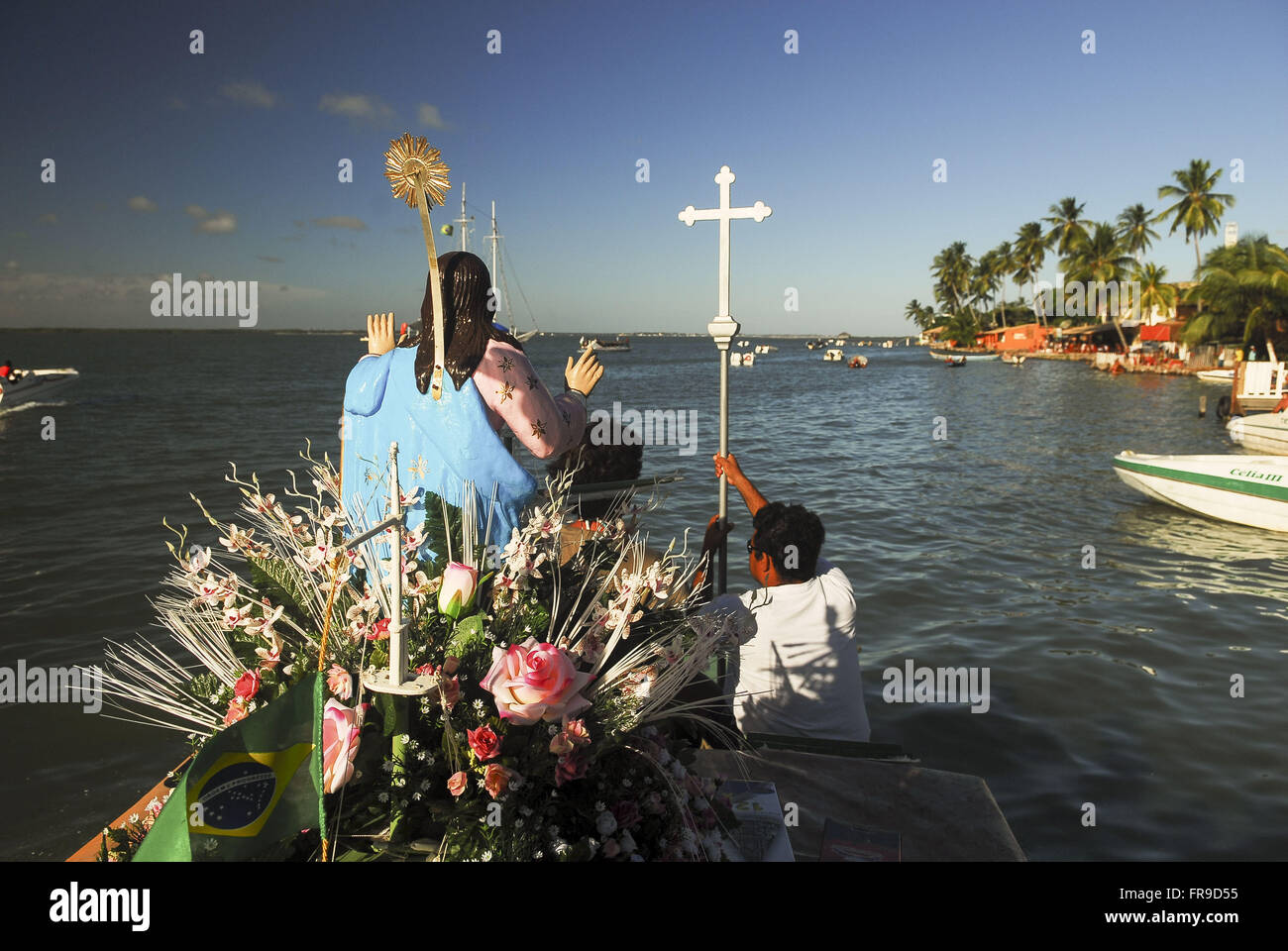 Procesión fluvial en la fiesta de Bom Jesus dos Navegantes Foto de stock