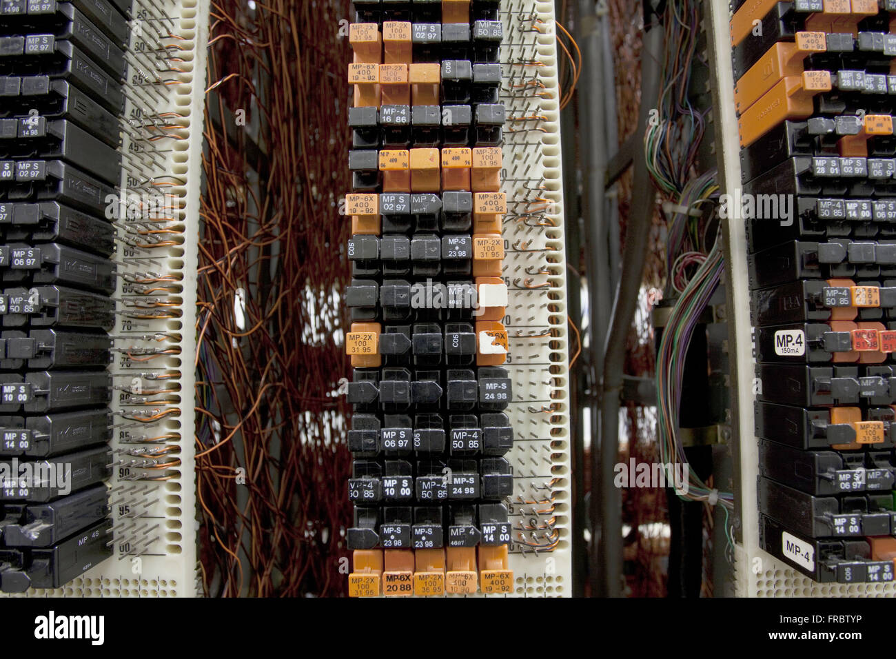 Detalle del distribuidor general y proveedor de cables telecomunicaciones Fotografía de stock Alamy