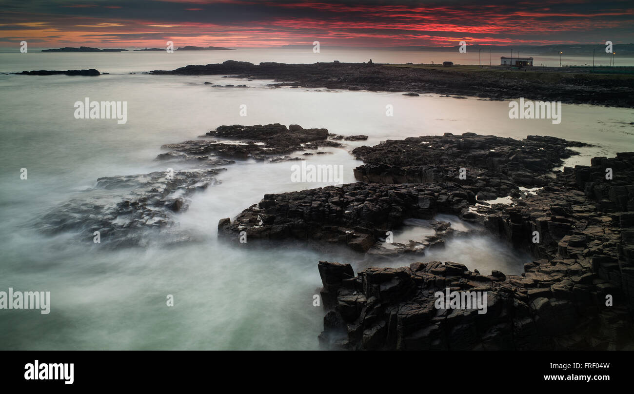 Seascape en Portrush, Irlanda del Norte Foto de stock