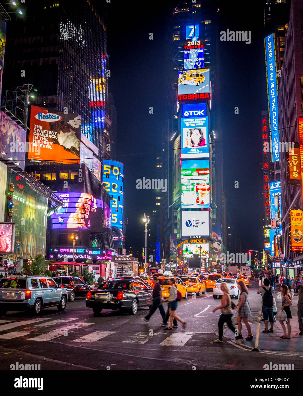 Times Square en la noche, la ciudad de Nueva York, EE.UU.. Foto de stock