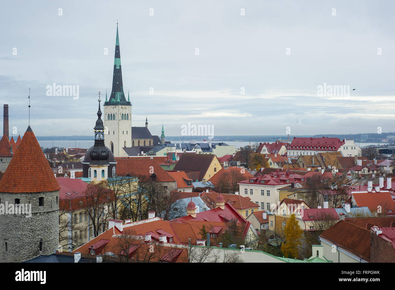 Tallinn, Estonia, Europa, miembro de la Unión Europea, el euro, la moneda, el Eurogrupo, post soviético, Internet, Skype, el capital, la ciudad vieja, mar orth Foto de stock