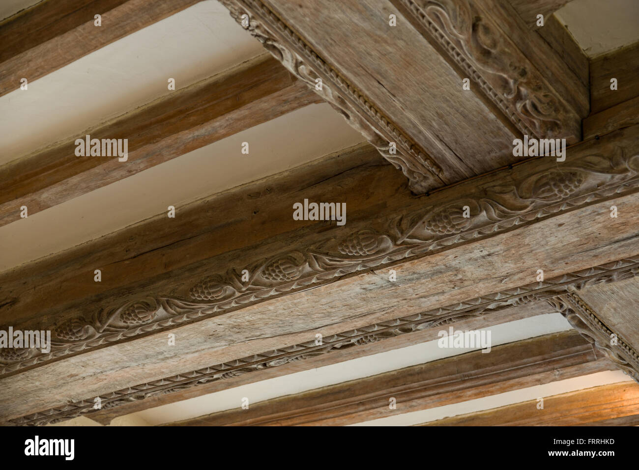 Vigas de madera decoradas fotografías e imágenes de alta resolución - Alamy