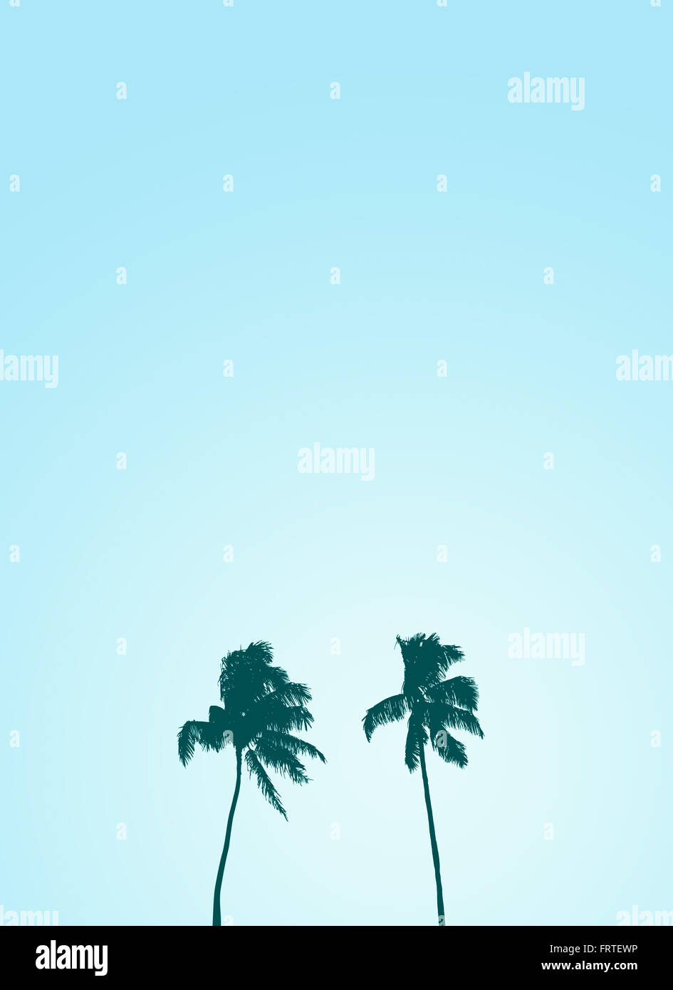 Diseño de estilo retro de dos palmeras aisladas siluetas contra un cielo azul pálido con espacio de copia Foto de stock