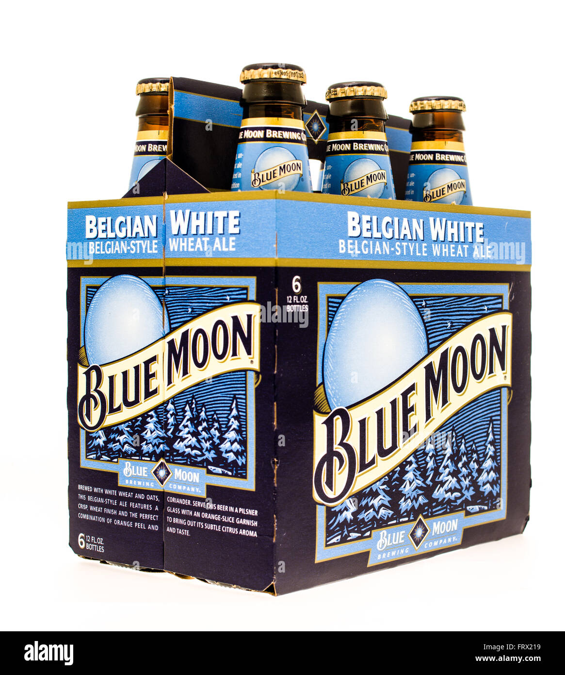 Winneconne, WI -19 sept 2015: Seis pack de cerveza Blue Moon Foto de stock