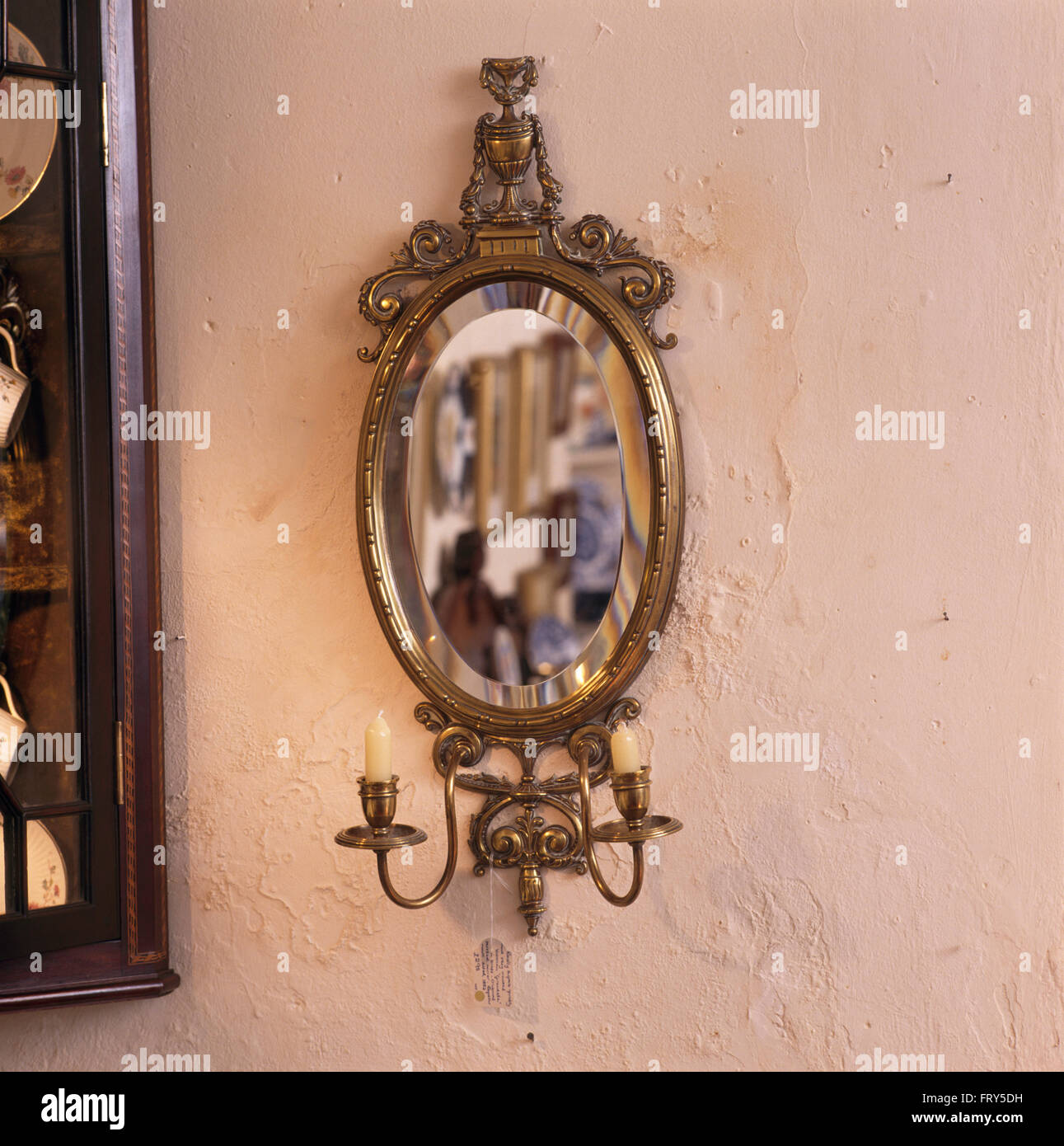 Candelabros de pared fotografías e imágenes de alta resolución - Alamy