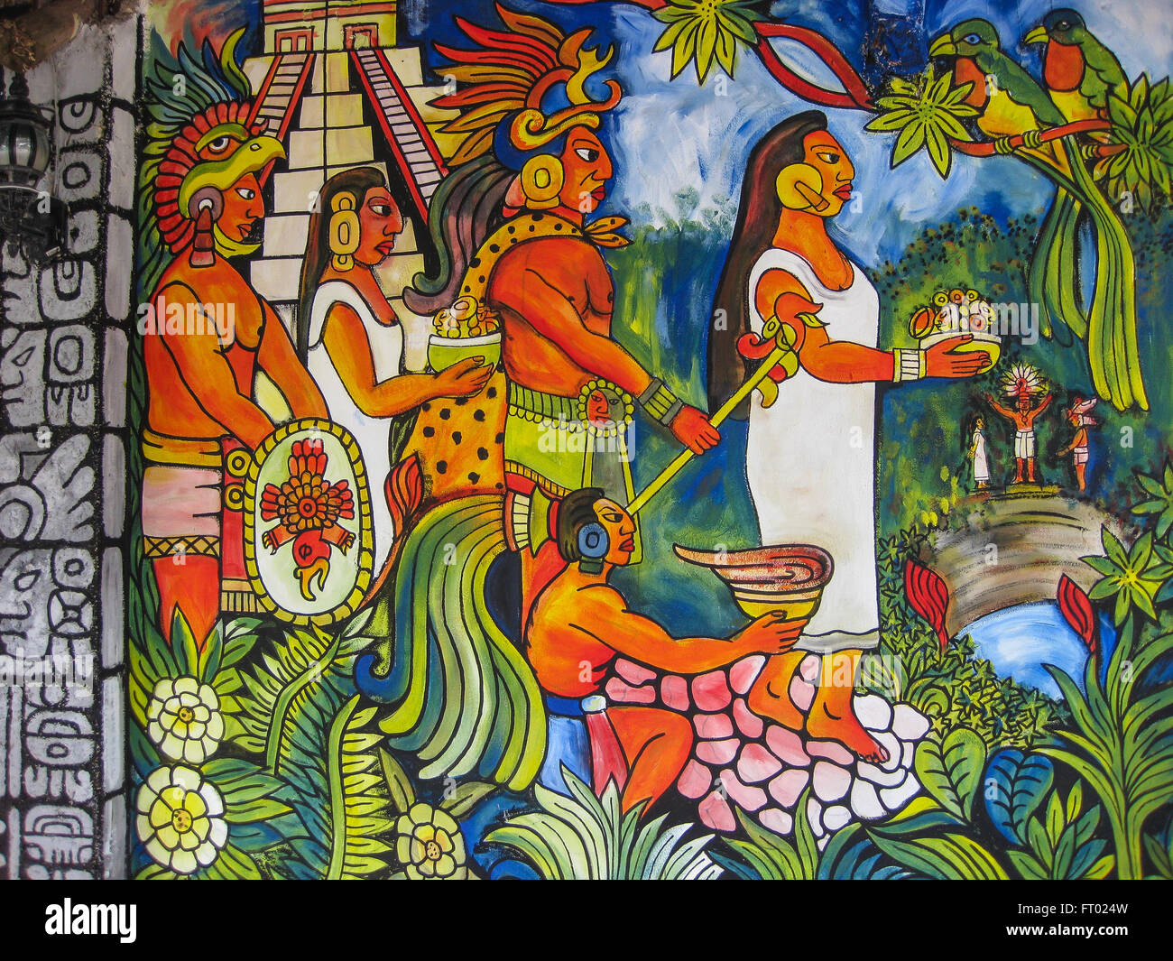 Coloridos murales en las paredes de la cultura maya cerca de Chichén Itzá,  México Fotografía de stock - Alamy