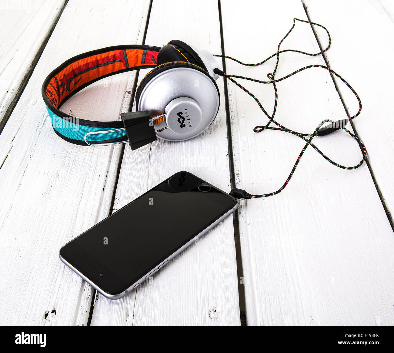 No funcionan auriculares en iPhone: EarPods y otros con cable