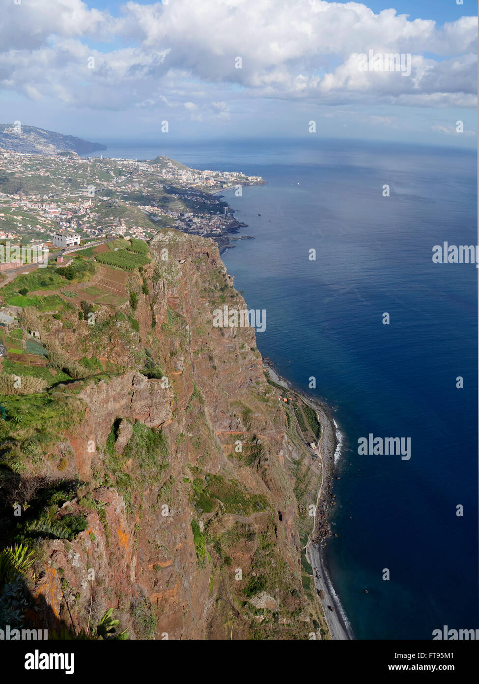 Vista desde el Cabo Girao Madeiras más alto acantilado, marzo de 2016 Foto de stock
