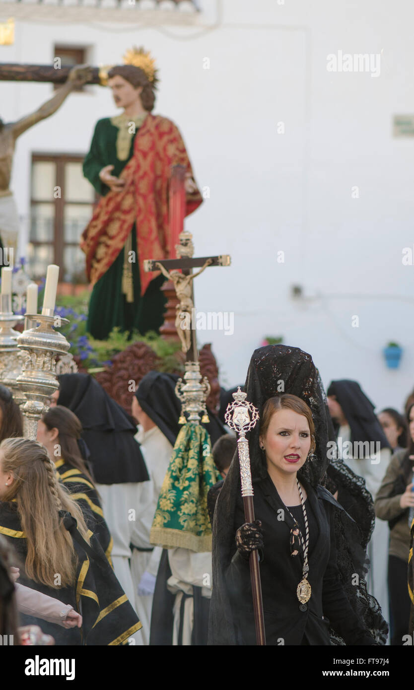 Mijas, Málaga, Andalucía. 25 de marzo de 2016. Procesión del Viernes santo en pueblo blanco andaluz de Mijas, provincia de Málaga. Crédito: Perry van Munster/ Alamy Live News Foto de stock