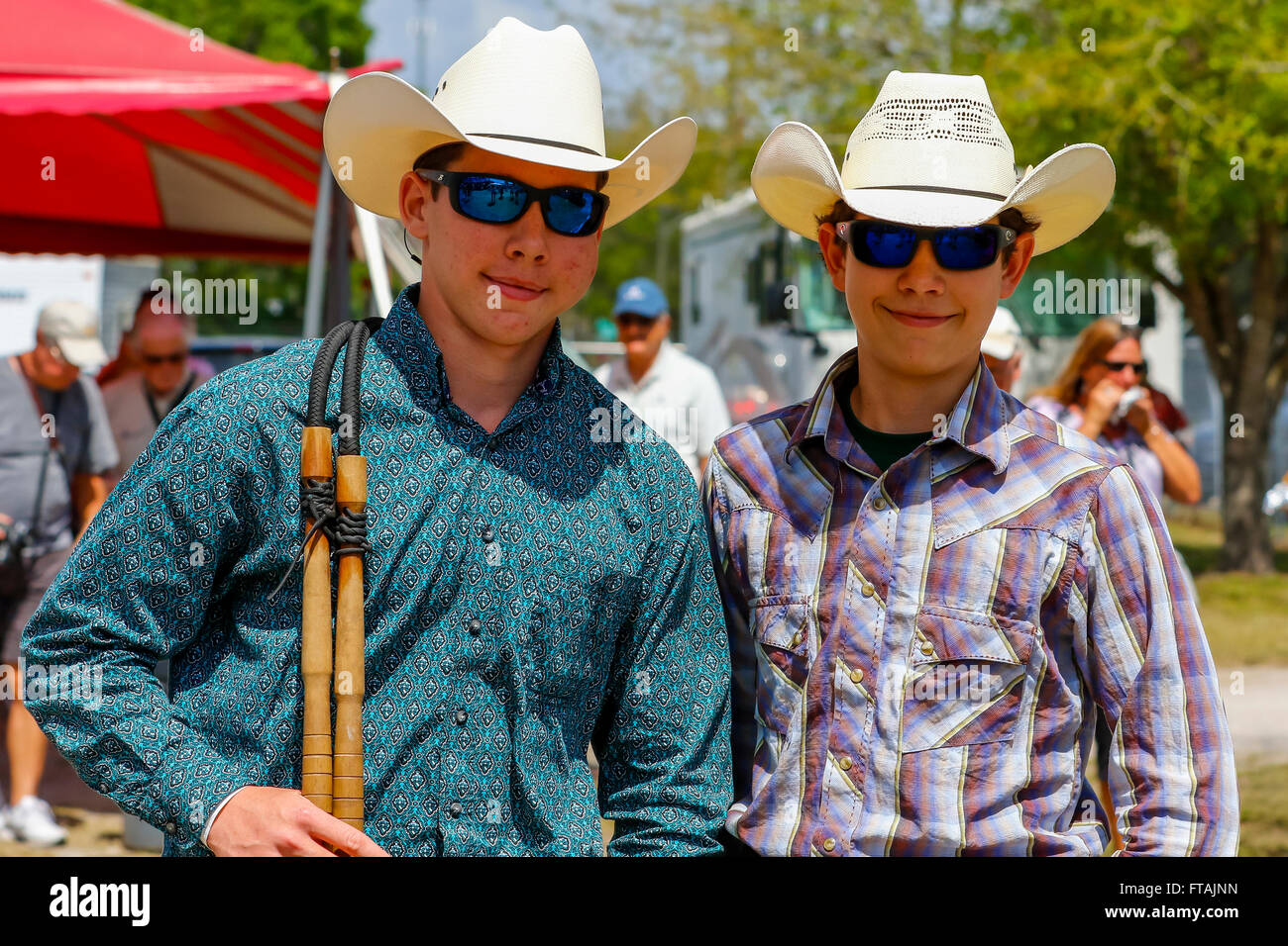 Vaqueros jóvenes fotografías e imágenes de alta resolución - Alamy