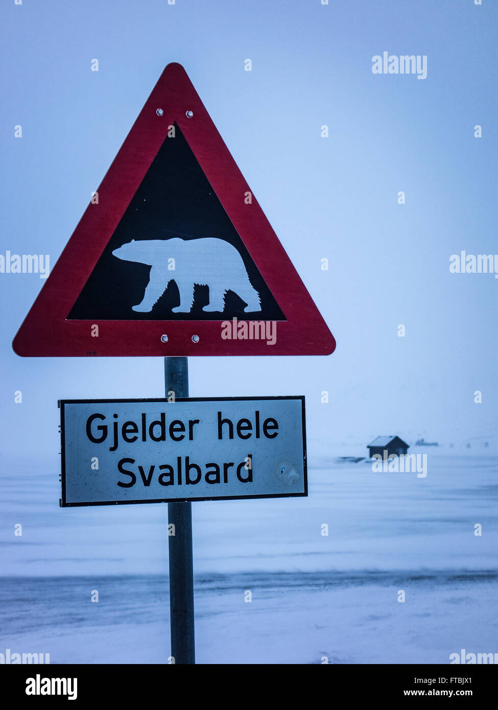 Señal de advertencia de oso polar Longyearbyen, Noruega, Spitsbergen, Svalbard Foto de stock