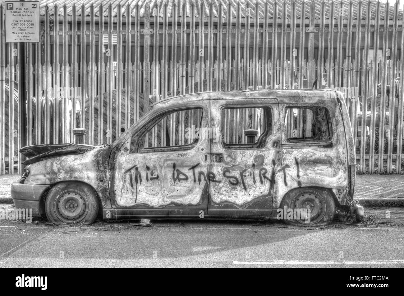 Automóvil abandonado, Hackney Wick Foto de stock