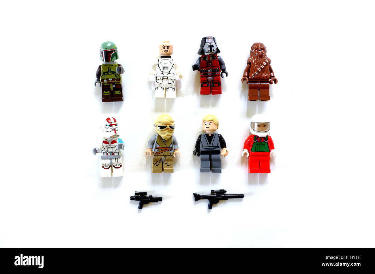 Una selección de figuras de Lego Star Wars fotografiados sobre un fondo blanco. Foto de stock
