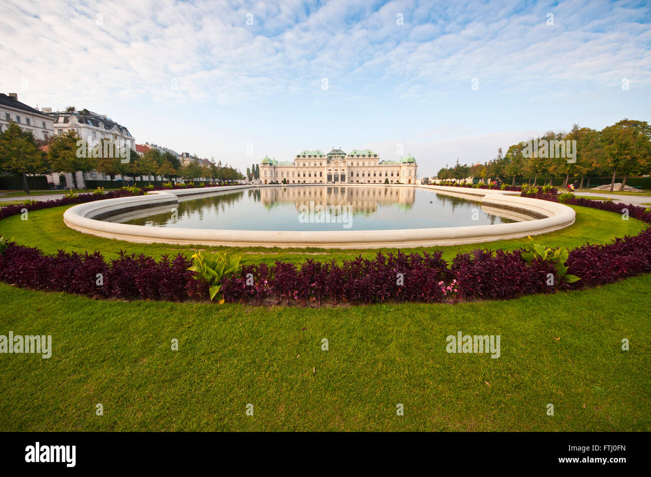 Hermosa vista sobre el palacio de Schönbrunn en Viena, Austria. Foto de stock