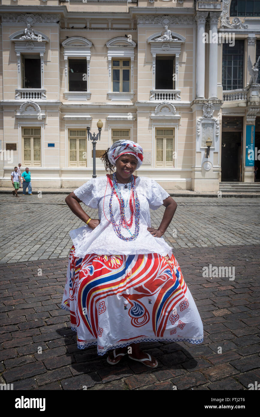Mujer vestida como Baiana, Salvador, Bahia, Brasil Foto de stock