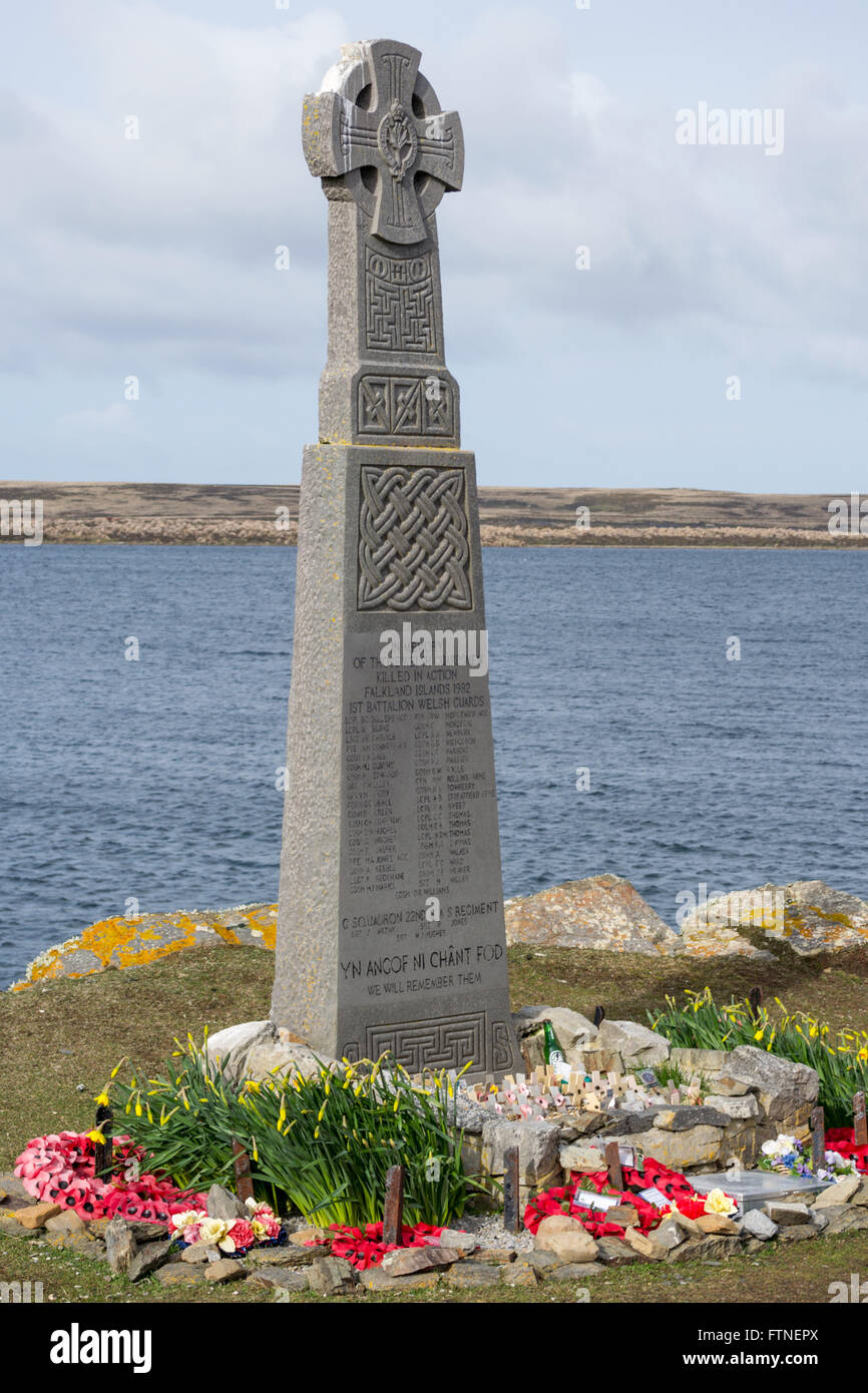 1º Batallón de guardias galeses memorial en Bluff Cove, East Falkland, Islas Malvinas Foto de stock