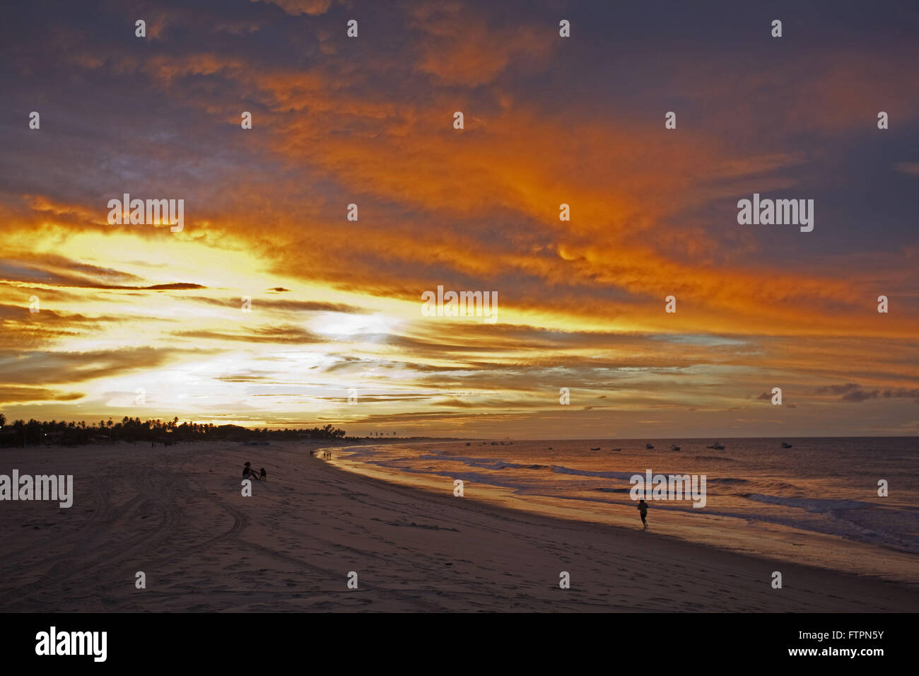 Puestas de sol en la playa en Natal Cardeiro costera - Costa das Dunas Foto de stock
