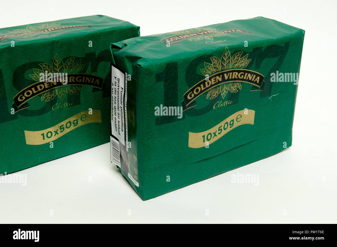 El tabaco Virginia oro 10 x 50g un paquete Fotografía de stock - Alamy