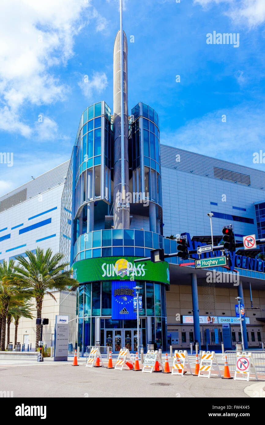 Amway Center, en el centro de la ciudad de Orlando, Florida, en el estadio  de los Orlando Magic, equipo de baloncesto Fotografía de stock - Alamy