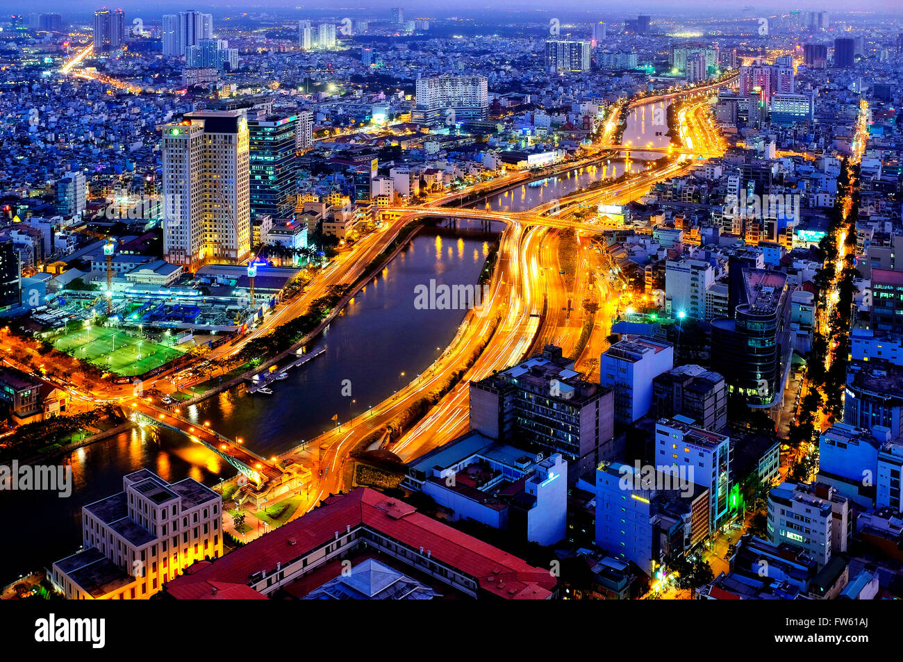 Vista aérea de la ciudad de Ho Chi Minh y el río Saigón, Ho Chi Minh, Vietnam Foto de stock