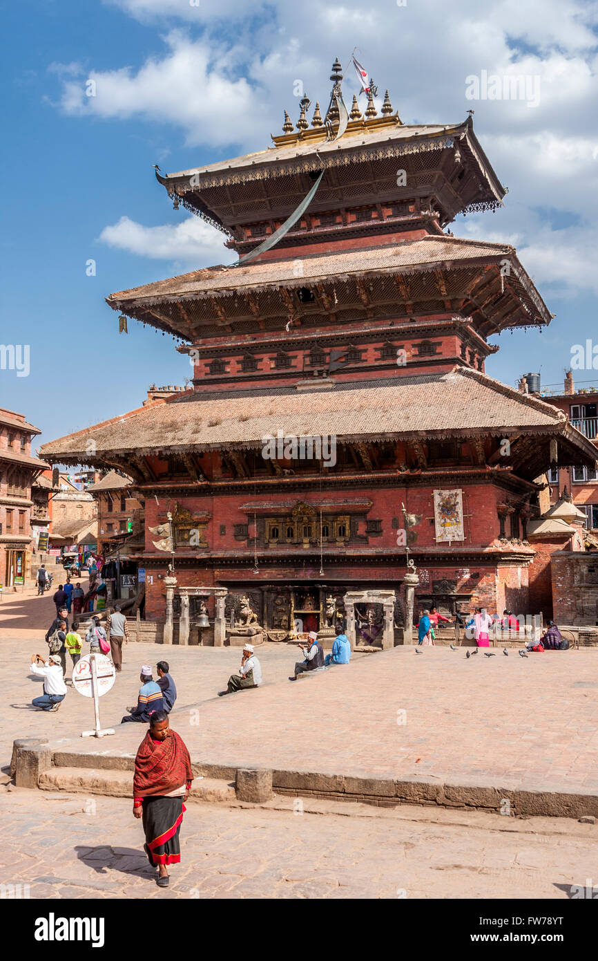 Bhaktapur, Nepal. Templo de Bhairabnath. El templo sufrió algunos daños en el terremoto de abril de 2015 pero es reparable. Foto de stock