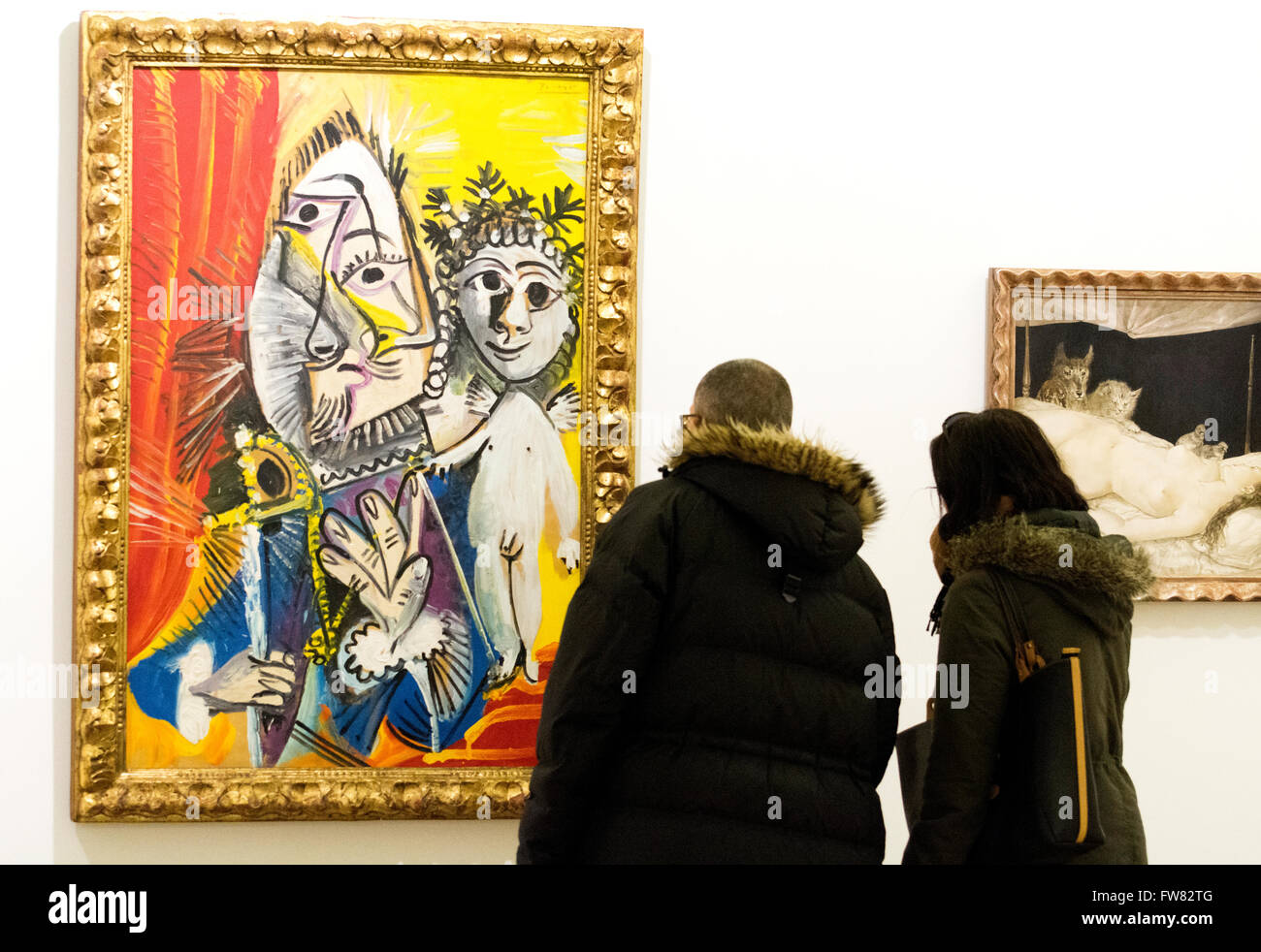 Oviedo, España. El 31 de marzo, 2016. Los visitantes pueden ver el óleo ' Mosquetero con espada y amorcillo' (1969) de Pablo Picasso durante la  reapertura del Museo de Bellas Artes de Asturias