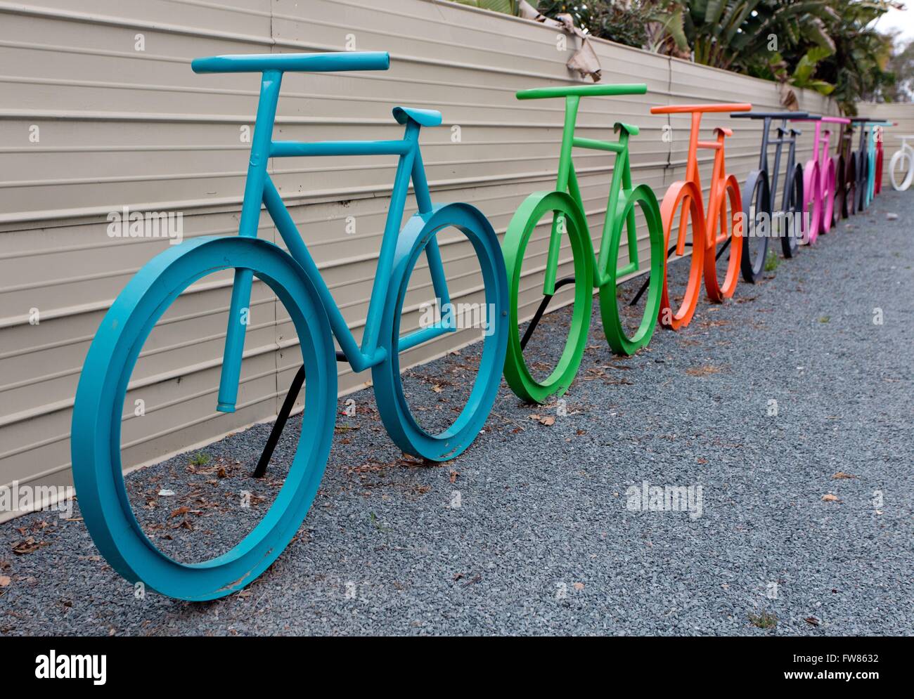 De gran tamaño coloridas bicicletas instalado en una calle de Chula Vista,  en marzo de 2016 Fotografía de stock - Alamy