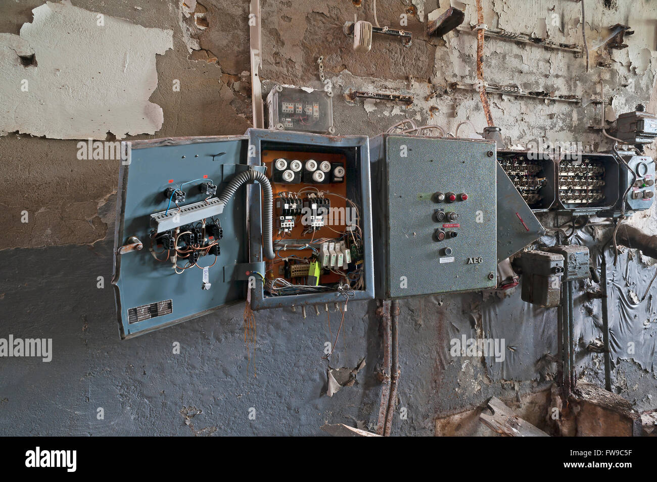 Foto: Caja de Fusibles a 220 v de Servicios Electricos Ortega #439251 -  Habitissimo
