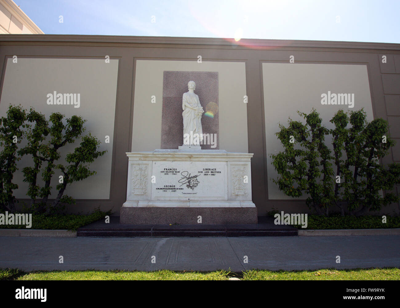 Famosos lugares de reposo final Forest Lawn Memorial Park Hollywood Hills la tumba de actor