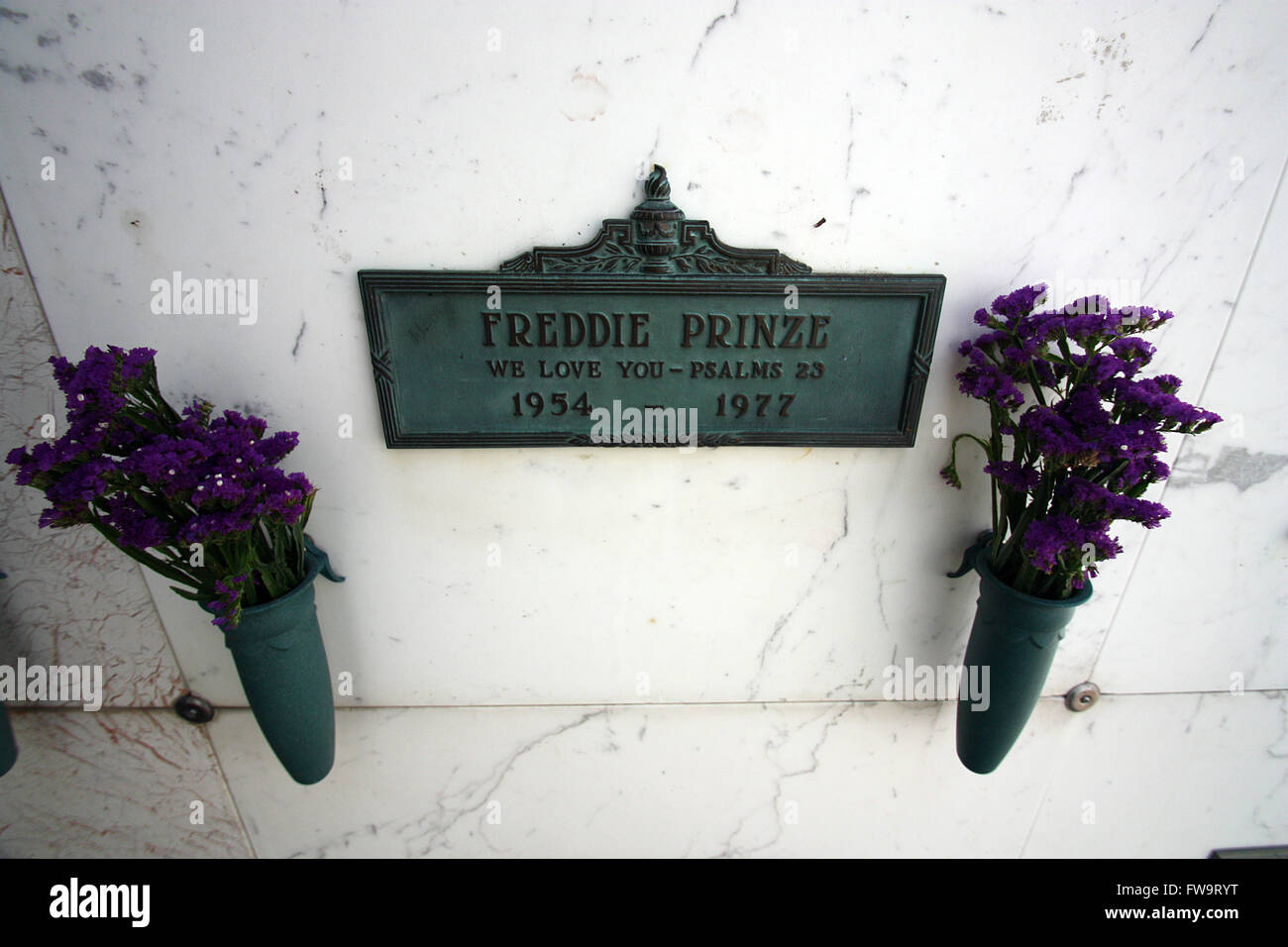 Famosos lugares de reposo final Forest Lawn Memorial Park Hollywood Hills la tumba del actor