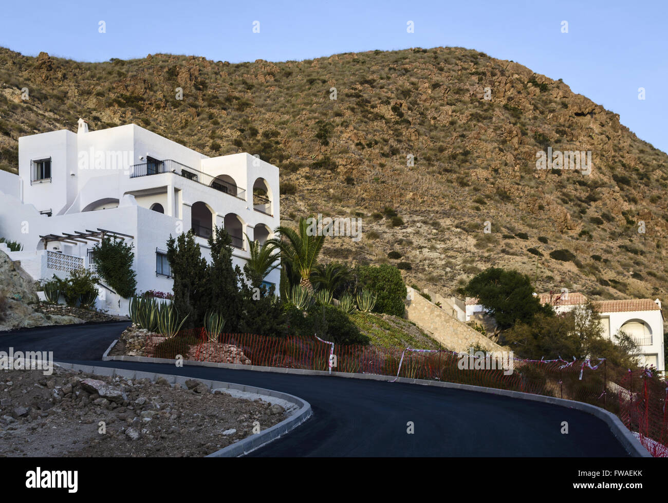 Una curva Vista Montaña en Carboneras, provincia de Almería, España Foto de stock