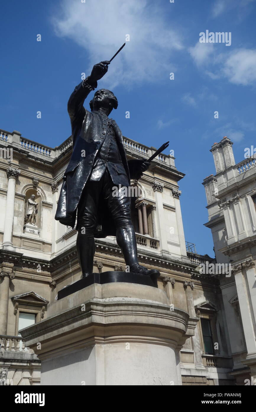 Sir Joshua Reynolds escultura fuera de la Royal Academy of Arts, Burlington House, Londres, Reino Unido. Foto de stock
